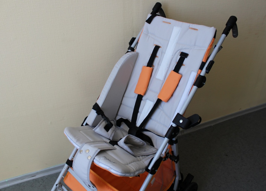 коляска пегас для детей с дцп_как уменьшить ширину спинки (2).JPG